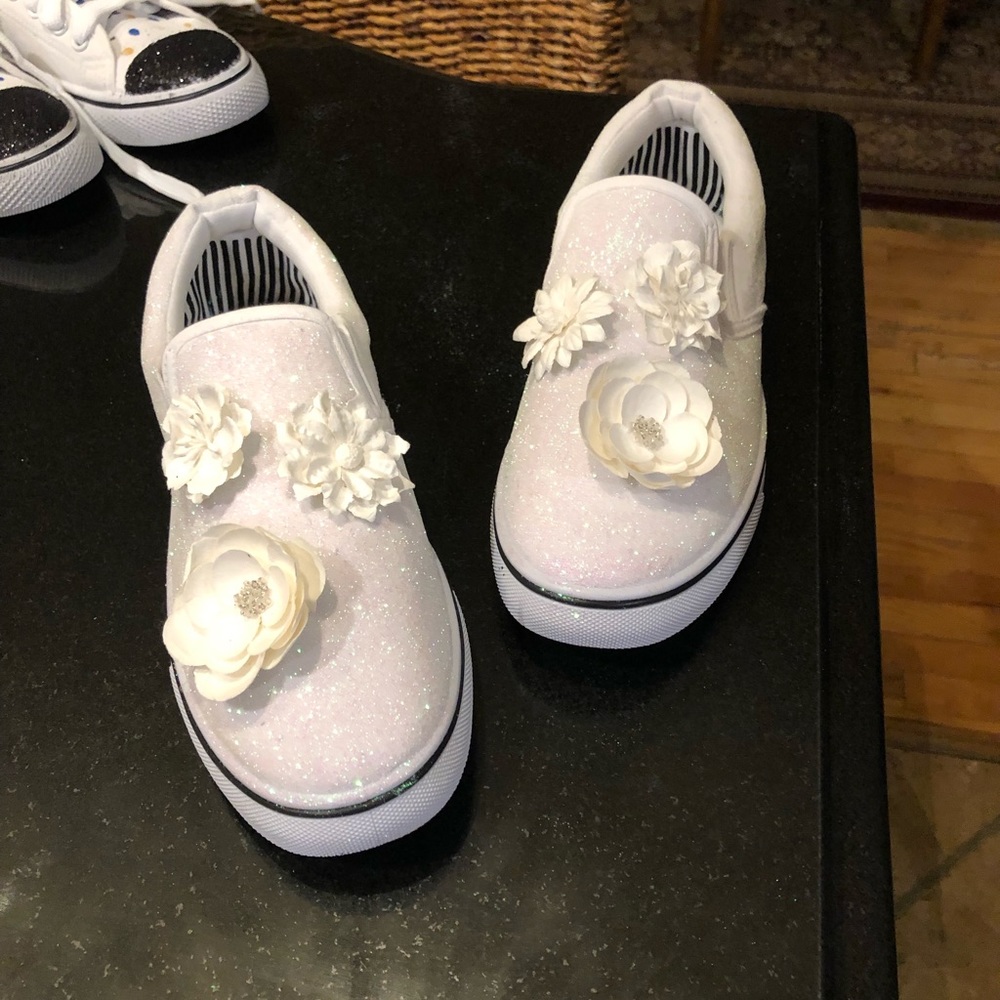 Hand designed sneakers - Picture 3 of 3